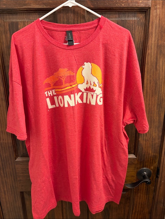 Gildan Other - Gildan Red Softstyle Heather Tee with Subtle White Label
